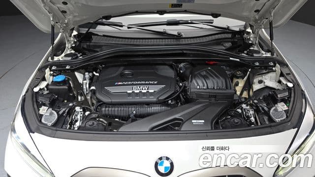 BMW 1 Series 2023 — ფოტო 6/20