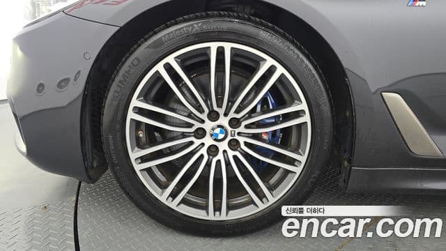 BMW 5 Series 2019 — фото 5 из 20