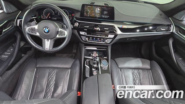 BMW 5 Series 2019 — фото 7 из 20