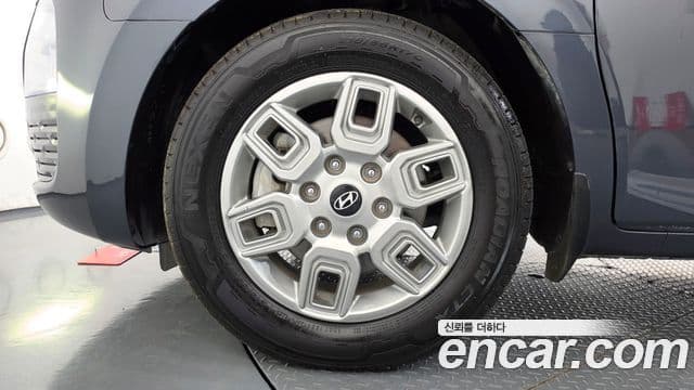 Hyundai Staria 2024 — фото 5 из 20