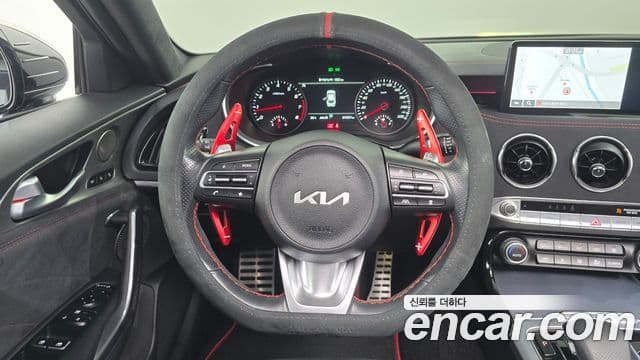 Kia Stinger 2021 — фото 14 из 20