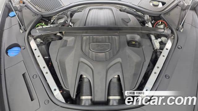 Porsche Panamera, 2023