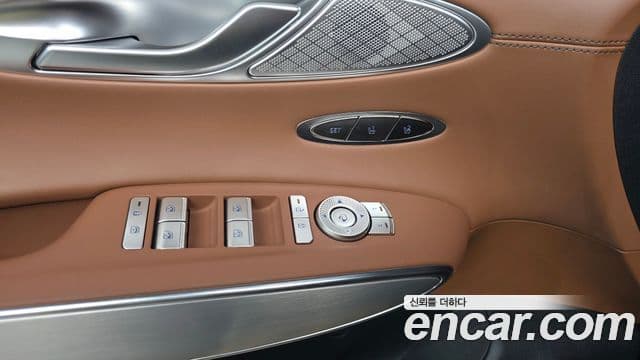 Genesis GV70 2024 — Photo 14/20