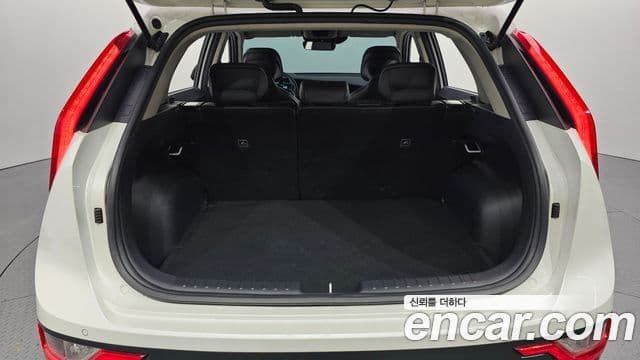 Kia Niro 2023 — фото 20 из 20