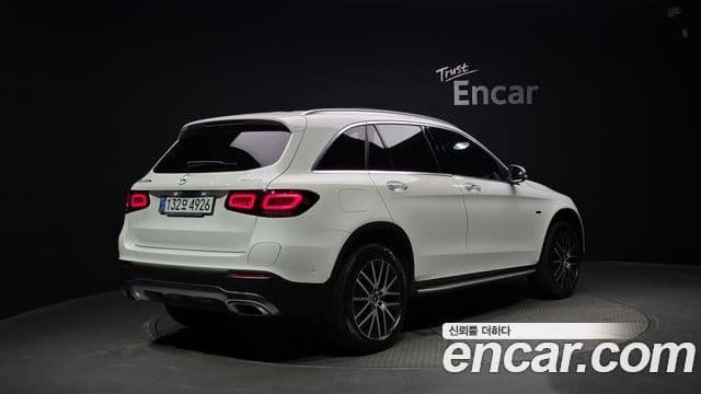 Mercedes-Benz GLC-Class 2021 — ფოტო 2/20