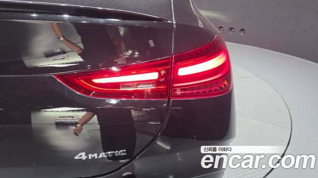 Mercedes-Benz GLE-Class 2023 — Photo 28/39