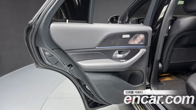 Mercedes-Benz GLE-Class 2023 — Photo 25/39