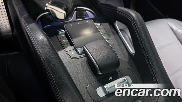 Mercedes-Benz GLE-Class 2023 — Photo 9/39