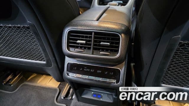 Mercedes-Benz GLE-Class 2023 — Photo 16/39