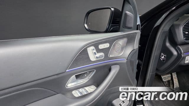 Mercedes-Benz GLE-Class 2023 — Photo 32/39