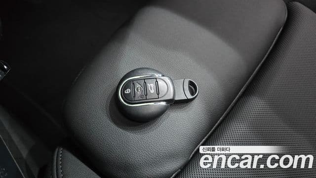 Mini Cooper Countryman 2023 — Photo 8/20