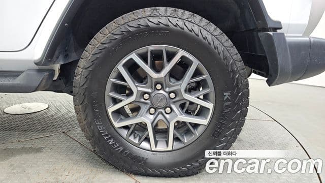 Jeep Wrangler 2022 — Photo 18/34