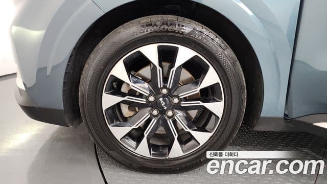 Kia Carnival 2022 — фото 5 из 20