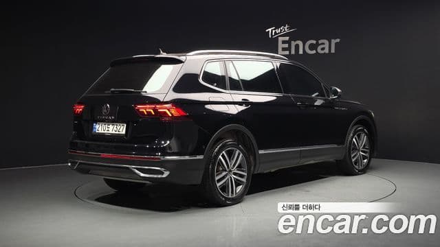 Volkswagen Tiguan Allspace 2022 — фото 2 из 20
