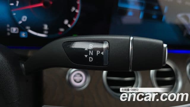 Mercedes-Benz E-Class 2023 — фото 9 из 20