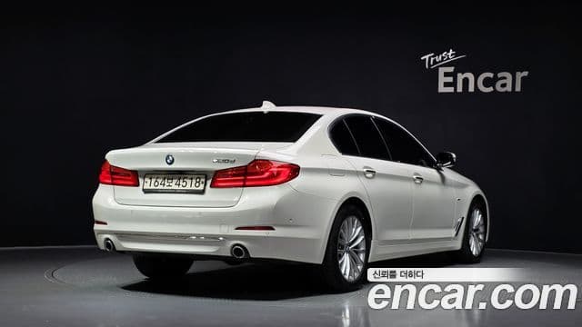 BMW 5 Series 2018 — фото 1 из 20