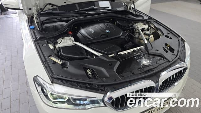 BMW 5 Series 2018 — ფოტო 5/20