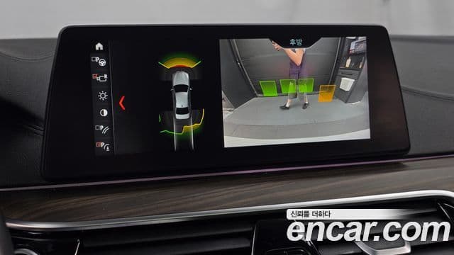 BMW 5 Series 2018 — фото 14 из 20
