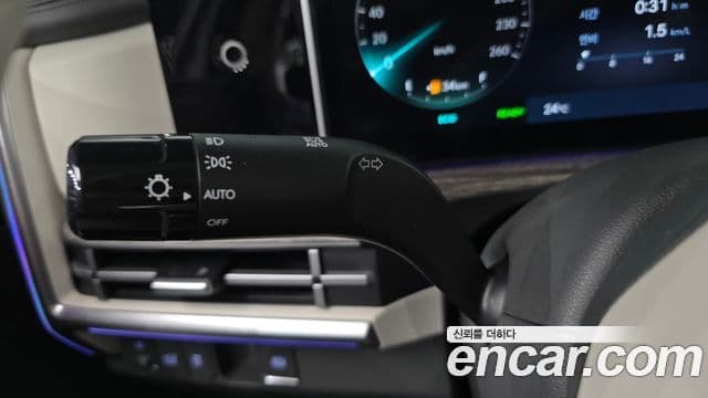 Hyundai Santa Fe 2024 — Photo 2/32
