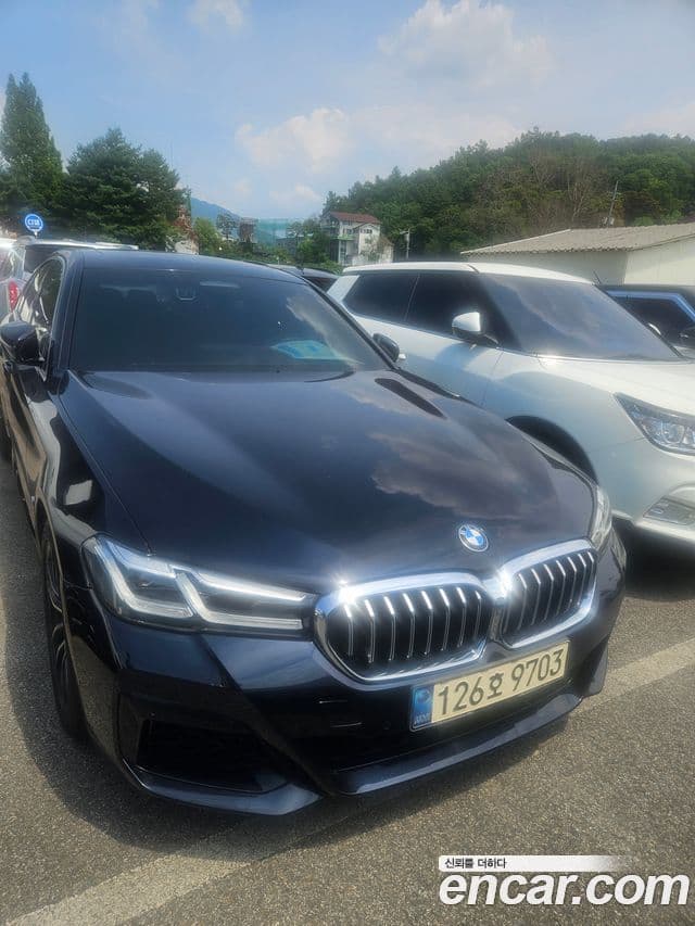 BMW 5 Series 2021 — ფოტო 7/16