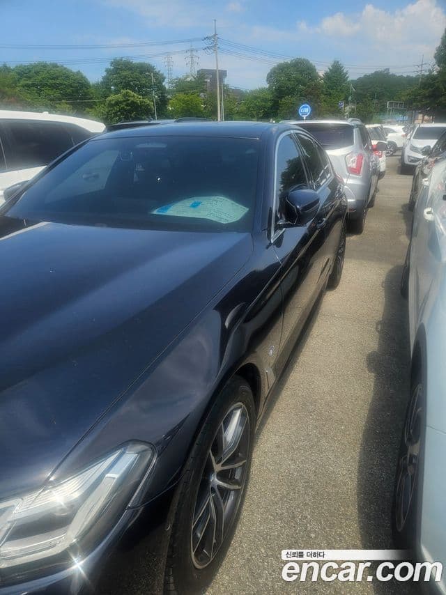 BMW 5 Series 2021 — ფოტო 12/16