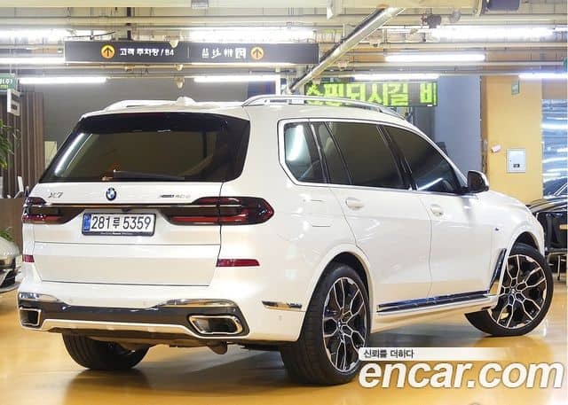 BMW X7, 2025