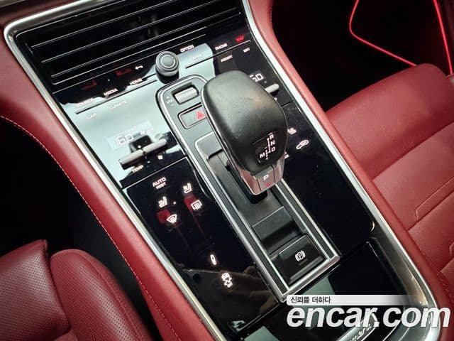 Porsche Panamera 2022 — фото 11 из 20