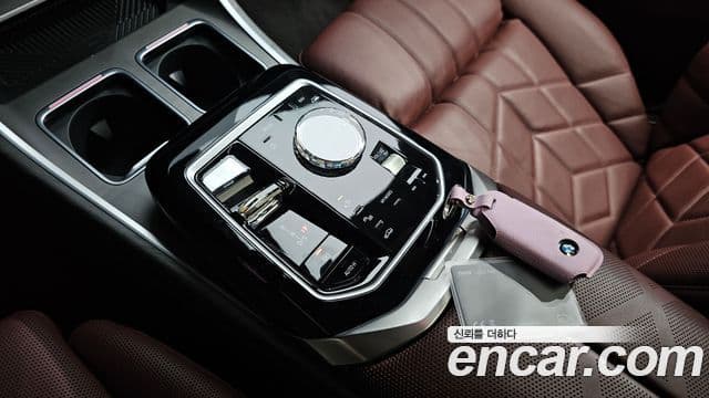 BMW 7 Series 2023 — ფოტო 9/20