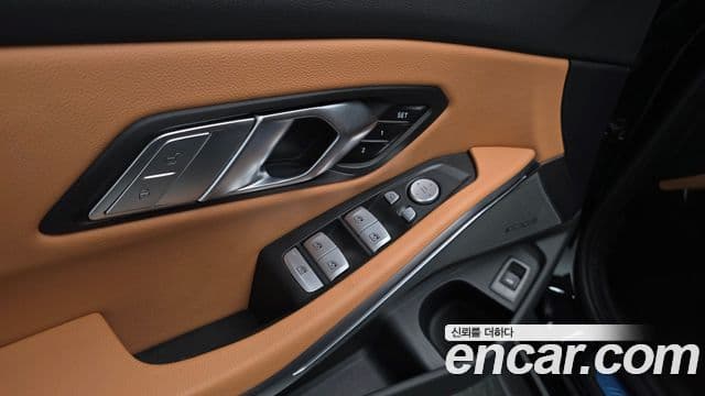 BMW 3 Series 2024 — Photo 14/36