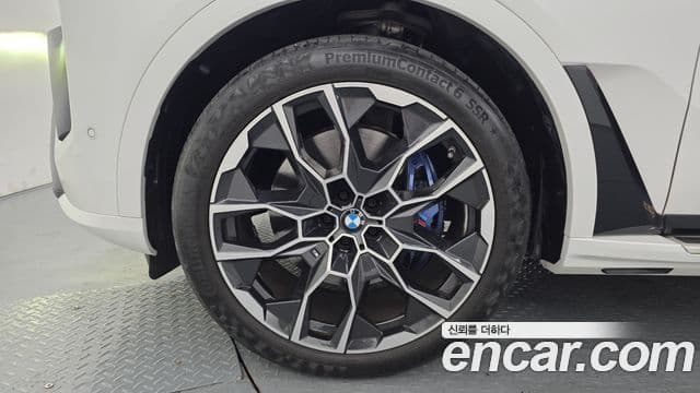 BMW X7 2025 — Photo 16/20