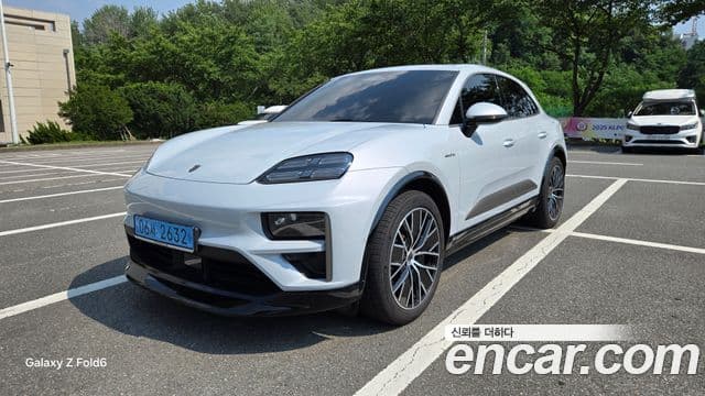Porsche Macan EV 2025 — Photo 9/11