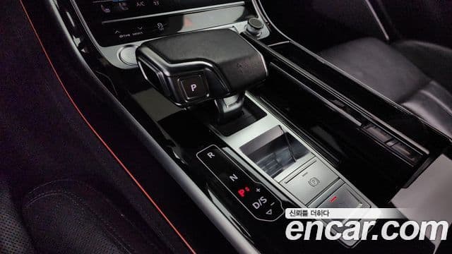 Audi A8 2019 — Şəkil 9/20