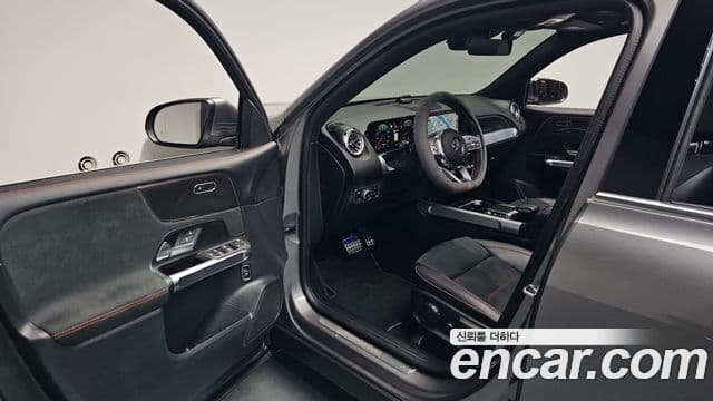 Mercedes-Benz GLB-Class 2022 — фото 10 из 20