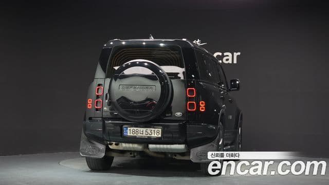 Land Rover Defender 2022 — фото 4 из 20