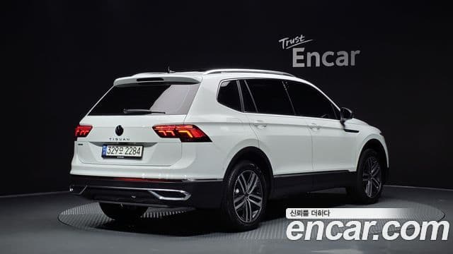 Volkswagen Tiguan Allspace 2023 — ფოტო 2/20
