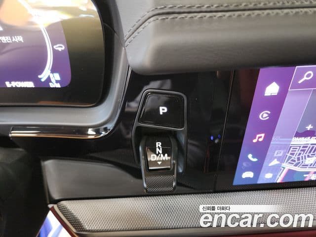 Porsche Cayenne 2025 — Şəkil 19/20