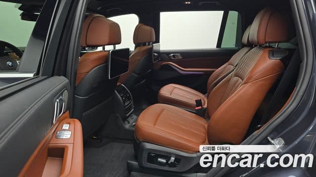 BMW X7 2021 — фото 12 из 20