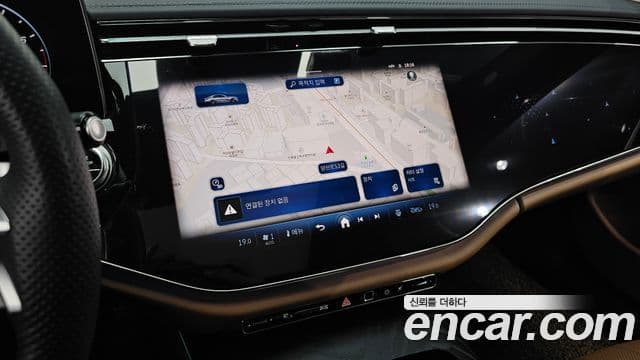 Mercedes-Benz E-Class 2025 — Photo 4/36