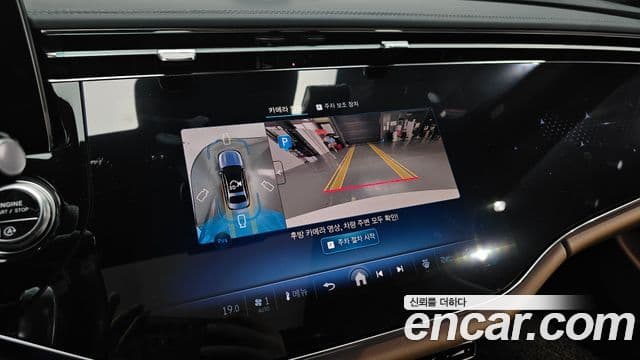 Mercedes-Benz E-Class 2025 — Photo 25/36