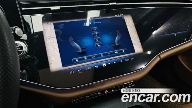 Mercedes-Benz E-Class 2025 — Photo 32/36