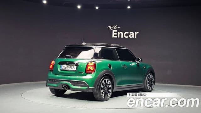 Mini Cooper S 2023 — фото 2 из 20