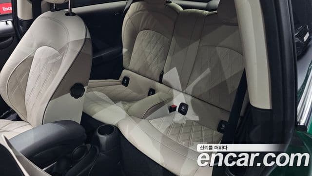 Mini Cooper S 2023 — фото 12 из 20