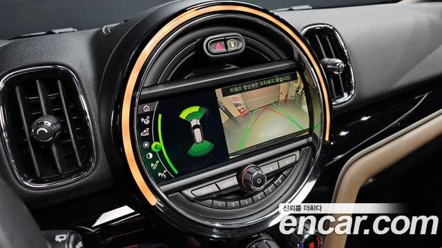 Mini Cooper Countryman 2019 — Фото 16/20