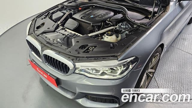 BMW 5 Series 2018 — фото 6 из 20