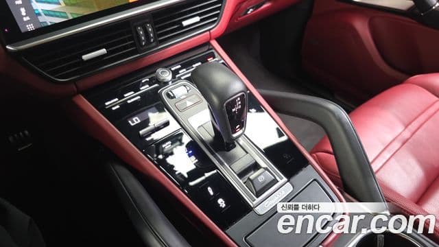 Porsche Cayenne 2020 — Photo 6/20