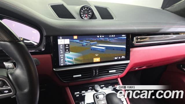 Porsche Cayenne 2020 — Photo 4/20
