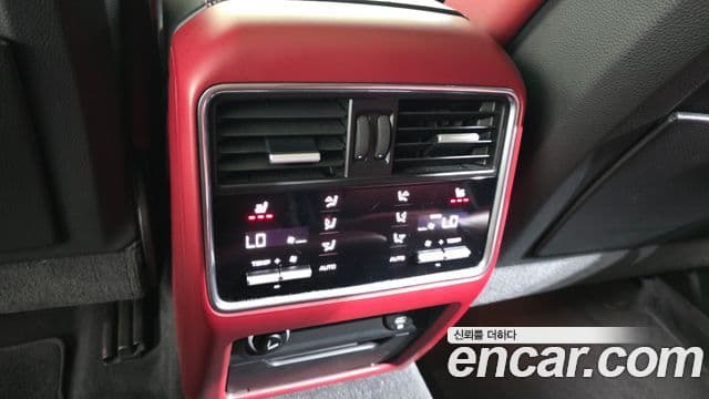 Porsche Cayenne 2020 — Photo 14/20