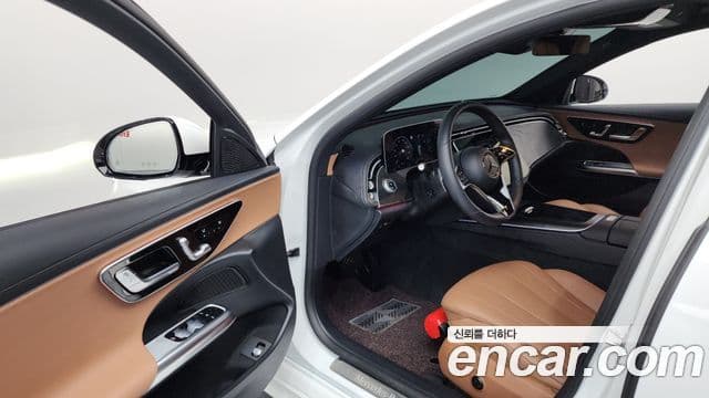 Mercedes-Benz E-Class 2024 — ფოტო 10/20