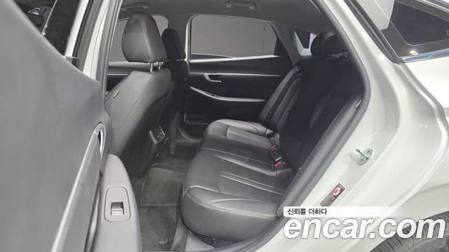 Hyundai Sonata 2022 — ფოტო 12/20