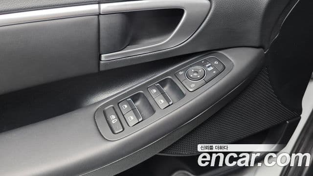 Hyundai Sonata 2022 — ფოტო 18/20